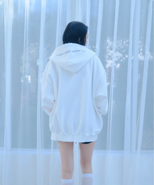 Smyeon（スミョン）の「Oversize lace zip hoodie /レース付きオーバーサイズジップフーディ（パーカー・レディース・ホワイト/グレー・FREE）」の22枚目の写真