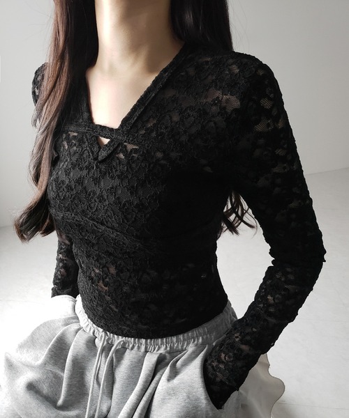 me+em select（ミームセレクト）の「※※【 ２color 】Vネックスリムラインレーストップス ／ V-neck slimline lace tops（その他トップス・レディース・ホワイト/ブラック・FREE）」の2枚目の写真