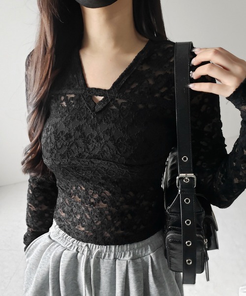 me+em select（ミームセレクト）の「※※【 ２color 】Vネックスリムラインレーストップス ／ V-neck slimline lace tops（その他トップス・レディース・ホワイト/ブラック・FREE）」の17枚目の写真