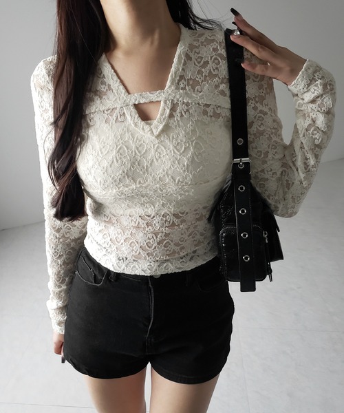 me+em select（ミームセレクト）の「※※【 ２color 】Vネックスリムラインレーストップス ／ V-neck slimline lace tops（その他トップス・レディース・ホワイト/ブラック・FREE）」の6枚目の写真