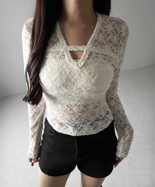 me+em select（ミームセレクト）の「※※【 ２color 】Vネックスリムラインレーストップス ／ V-neck slimline lace tops（その他トップス・レディース・ホワイト/ブラック・FREE）」の7枚目の写真