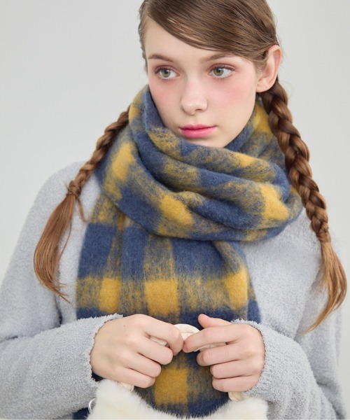 TITTY&CO.(ティティーアンドコー)の「チェック柄フリンジストール(ストール/ショール・レディース・ネイビー/ブラック/グレー・FREE)」の5枚目の写真