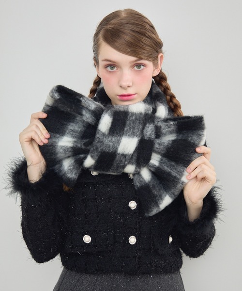 TITTY&CO.(ティティーアンドコー)の「チェック柄フリンジストール(ストール/ショール・レディース・ネイビー/ブラック/グレー・FREE)」の6枚目の写真