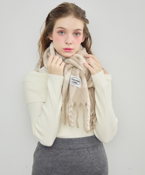 TITTY&CO.(ティティーアンドコー)の「チェック柄フリンジストール(ストール/ショール・レディース・ネイビー/ブラック/グレー・FREE)」の8枚目の写真