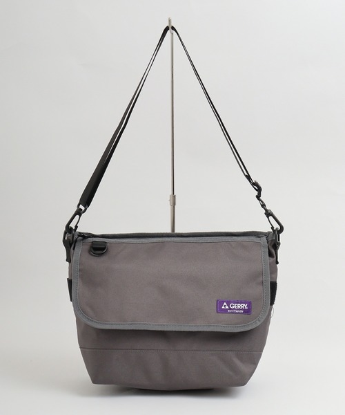GERRY(ジェリー)の「GERRY はっ水加工 REPREVE スクエア メッセンジャーバッグ(メッセンジャーバッグ・メンズ・ベージュ/グレー/マルチ/ブラック/チャコール・FREE)」の8枚目の写真