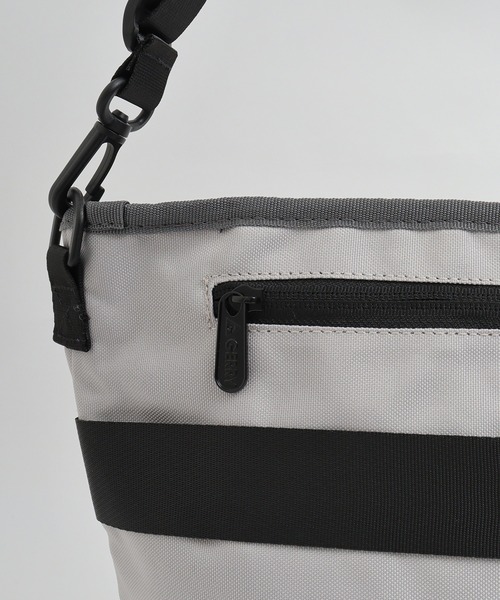GERRY(ジェリー)の「GERRY はっ水加工 REPREVE スクエア メッセンジャーバッグ(メッセンジャーバッグ・メンズ・ベージュ/グレー/マルチ/ブラック/チャコール・FREE)」の22枚目の写真