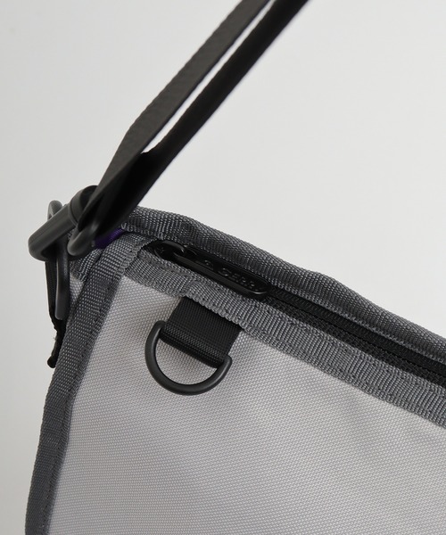 GERRY(ジェリー)の「GERRY はっ水加工 REPREVE スクエア メッセンジャーバッグ(メッセンジャーバッグ・メンズ・ベージュ/グレー/マルチ/ブラック/チャコール・FREE)」の16枚目の写真