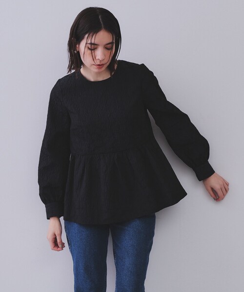 OPAQUE.CLIP（オペークドットクリップ）の「《通勤・セレモニー対応》ジャカードペプラムブラウス【洗濯機洗い可】（シャツ/ブラウス・レディース・ブラック/オフホワイト/ネイビー・36/38/40/42）」の16枚目の写真