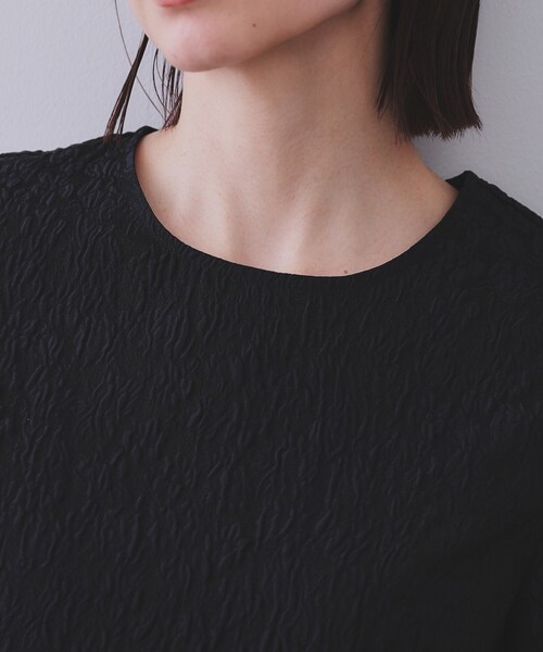 OPAQUE.CLIP（オペークドットクリップ）の「《通勤・セレモニー対応》ジャカードペプラムブラウス【洗濯機洗い可】（シャツ/ブラウス・レディース・ブラック/オフホワイト/ネイビー・36/38/40/42）」の4枚目の写真