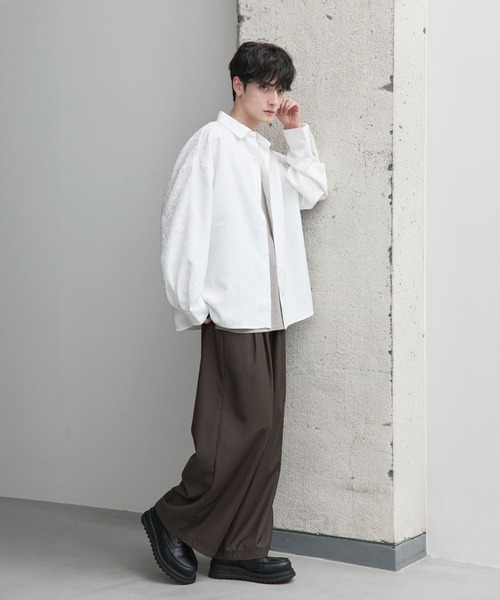 ETELIO(エテリオ)の「ネップツイード / 総柄ジャガード ワイドドレープシャツ(シャツ/ブラウス・メンズ・ホワイト/ブラック/ブルーグレー/ワイン/チャコール/ブラック系/ブラウン系/グレー系・S/M/L/XL)」の9枚目の写真