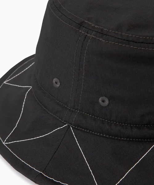 and wander(アンドワンダー)の「and wander/アンドワンダー×GRAMICCI/グラミチ zigzag stitch hat バケットハット(ハット・メンズ・ブラック・FREE)」の3枚目の写真