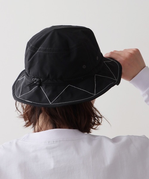 and wander(アンドワンダー)の「and wander/アンドワンダー×GRAMICCI/グラミチ zigzag stitch hat バケットハット(ハット・メンズ・ブラック・FREE)」の12枚目の写真