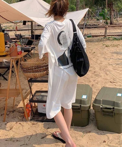 maison de LATIR(メゾンドラティール)の「プリントデザインロング丈Tシャツワンピース(Tシャツ/カットソー・レディース・ホワイト/ブラック/グレー・ONESIZE)」の12枚目の写真