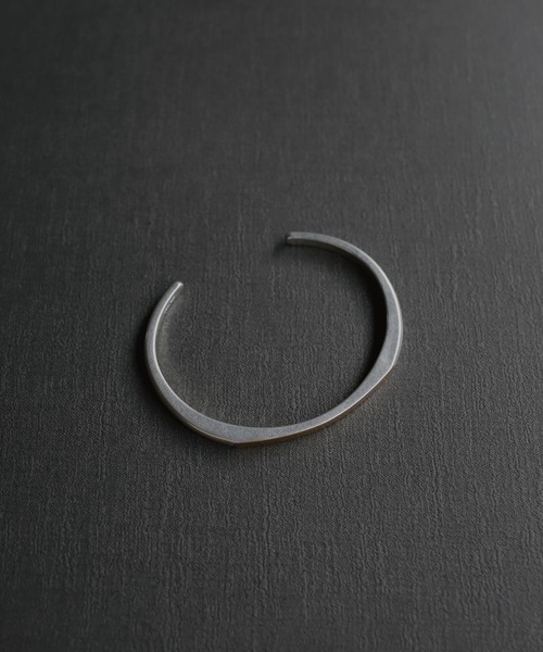 TEN.(テン)の「SILVER925 18KGP プレイナーバングル M(ブレスレット・メンズ・シルバー×ゴールド・MEDIUM)」の6枚目の写真