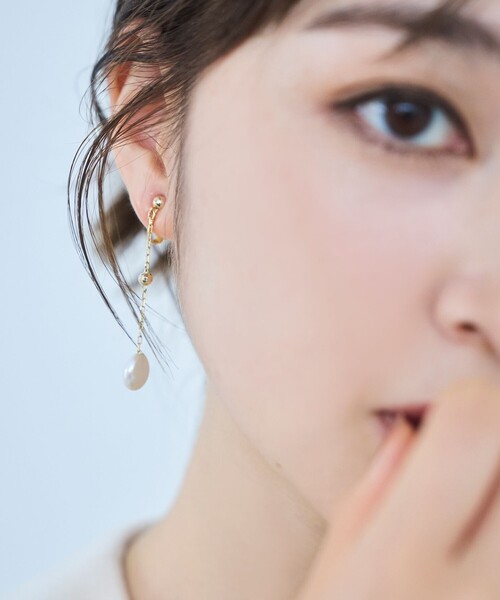 TOCCA(トッカ)の「LUNAE COIN PEAR EARRINGS イヤリング(イヤリング・レディース・シルバー系/ゴールド系・F)」の2枚目の写真