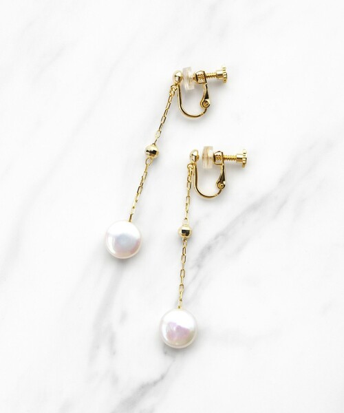 TOCCA(トッカ)の「LUNAE COIN PEAR EARRINGS イヤリング(イヤリング・レディース・シルバー系/ゴールド系・F)」の11枚目の写真