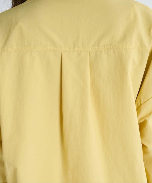 ROXY（ロキシー）の「SWEET HEAVEN /ロキシー撥水加工オーバーサイズシャツ（シャツ/ブラウス・レディース・ホワイト/イエロー/ブラック/ブラック系その他・MEDIUM/LARGE/SMALL）」の13枚目の写真