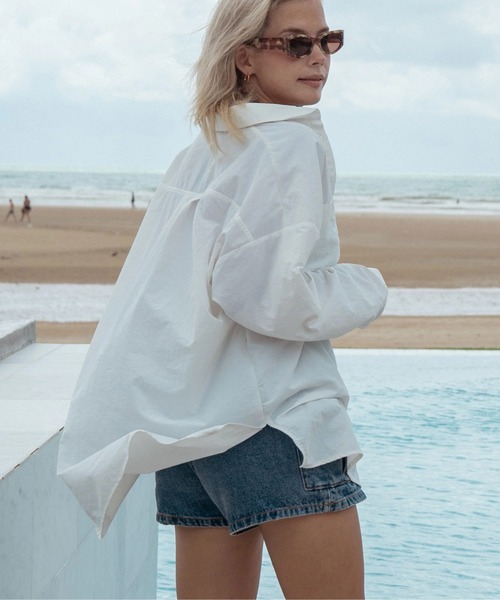 ROXY（ロキシー）の「SWEET HEAVEN /ロキシー撥水加工オーバーサイズシャツ（シャツ/ブラウス・レディース・ホワイト/イエロー/ブラック/ブラック系その他・MEDIUM/LARGE/SMALL）」の7枚目の写真