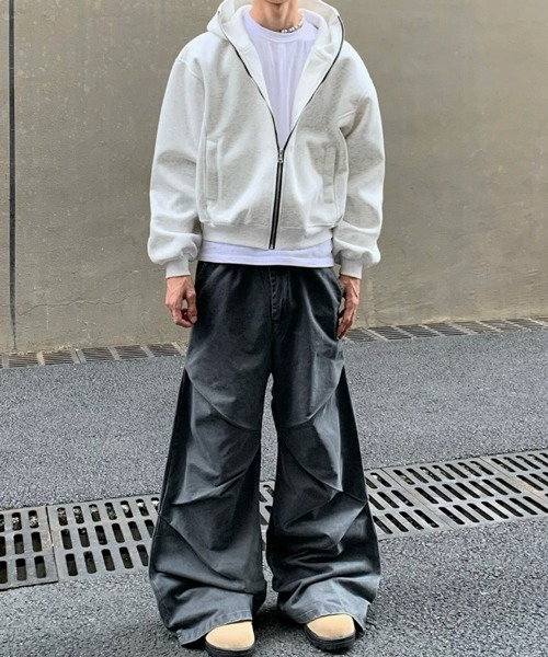 NOWLE（ノウル）の「【NOWLE】クロップフィット ジップアップ エッセンシャル パーカー（パーカー・メンズ・ブラック/アッシュグレー・SMALL/MEDIUM/LARGE）」の3枚目の写真