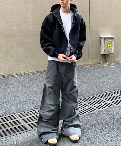 NOWLE（ノウル）の「【NOWLE】クロップフィット ジップアップ エッセンシャル パーカー（パーカー・メンズ・ブラック/アッシュグレー・SMALL/MEDIUM/LARGE）」の9枚目の写真