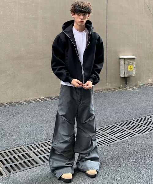 NOWLE（ノウル）の「【NOWLE】クロップフィット ジップアップ エッセンシャル パーカー（パーカー・メンズ・ブラック/アッシュグレー・SMALL/MEDIUM/LARGE）」の13枚目の写真