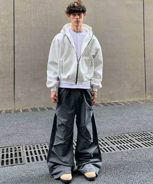 NOWLE（ノウル）の「【NOWLE】クロップフィット ジップアップ エッセンシャル パーカー（パーカー・メンズ・ブラック/アッシュグレー・SMALL/MEDIUM/LARGE）」の14枚目の写真