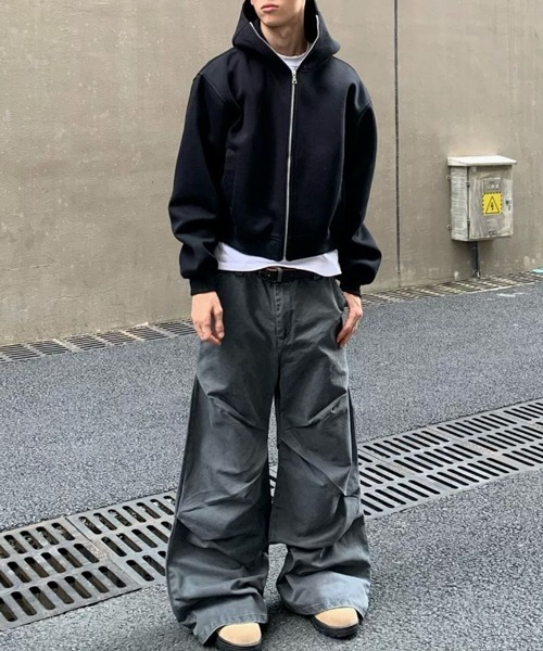 NOWLE（ノウル）の「【NOWLE】クロップフィット ジップアップ エッセンシャル パーカー（パーカー・メンズ・ブラック/アッシュグレー・SMALL/MEDIUM/LARGE）」の17枚目の写真