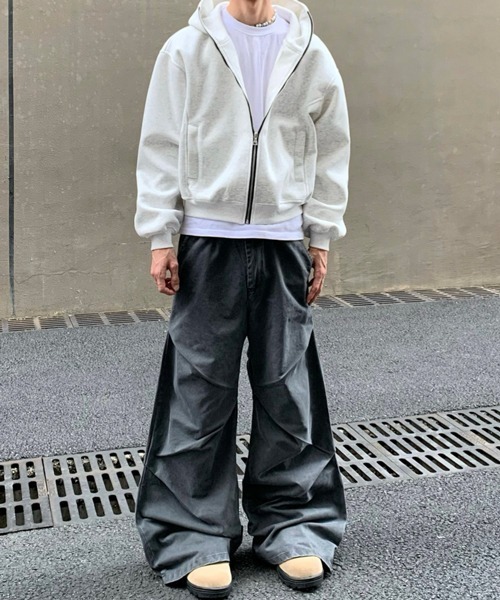 NOWLE（ノウル）の「【NOWLE】クロップフィット ジップアップ エッセンシャル パーカー（パーカー・メンズ・ブラック/アッシュグレー・SMALL/MEDIUM/LARGE）」の19枚目の写真