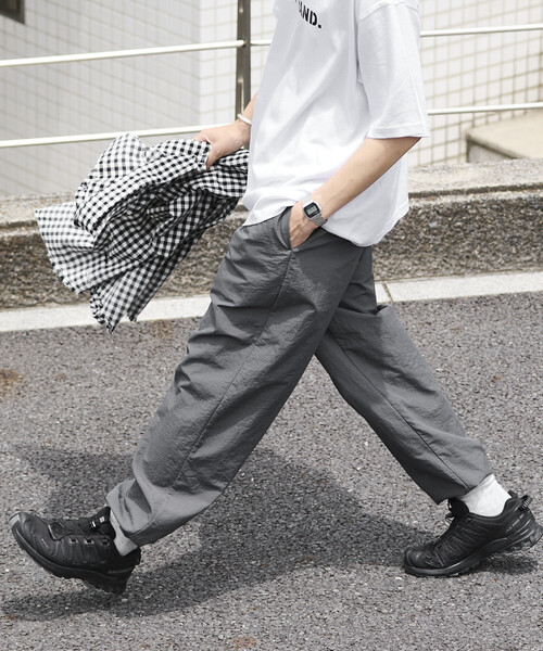 Firsthand(ファーストハンド)の「Firsthand/ファーストハンド ワイドストレート ナイロントラックパンツ / テーパードシルエット イージーナイロンパンツ(その他パンツ・メンズ・グレー/チャコールグレー/ブラック・M/L)」の18枚目の写真
