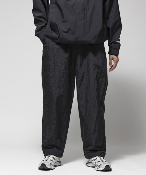 Firsthand（ファーストハンド）の「Firsthand/ファーストハンド ワイドストレート ナイロントラックパンツ / テーパードシルエット イージーナイロンパンツ（その他パンツ・メンズ・グレー/チャコールグレー/ブラック・M/L）」の12枚目の写真