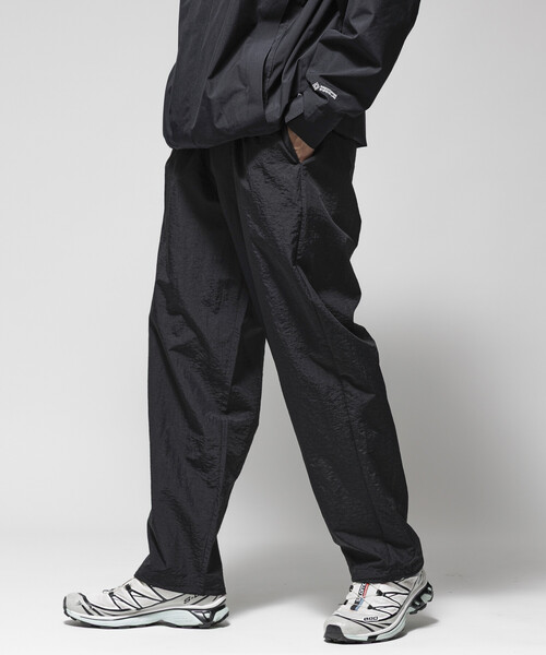 Firsthand（ファーストハンド）の「Firsthand/ファーストハンド ワイドストレート ナイロントラックパンツ / テーパードシルエット イージーナイロンパンツ（その他パンツ・メンズ・グレー/チャコールグレー/ブラック・M/L）」の13枚目の写真