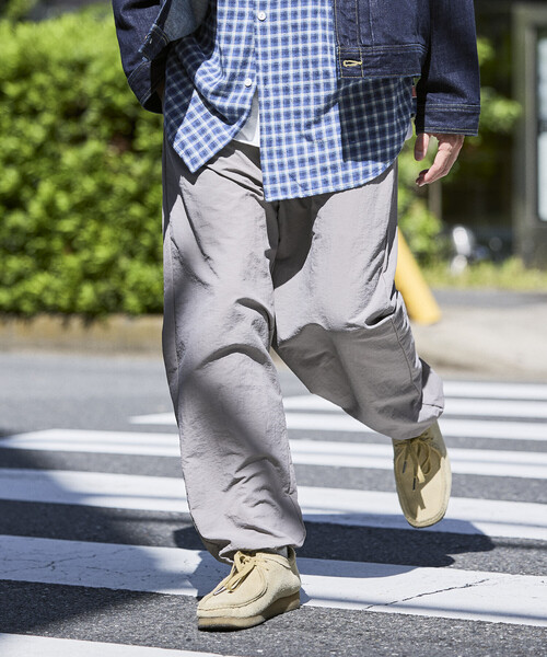 Firsthand（ファーストハンド）の「Firsthand/ファーストハンド ワイドストレート ナイロントラックパンツ / テーパードシルエット イージーナイロンパンツ（その他パンツ・メンズ・グレー/チャコールグレー/ブラック・M/L）」の3枚目の写真