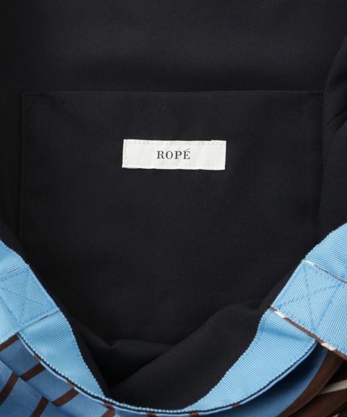 ROPE'(ロペ)の「幾何学柄シルクトートバッグ(トートバッグ・レディース・サックスブルー/オフホワイト・FREE)」の17枚目の写真