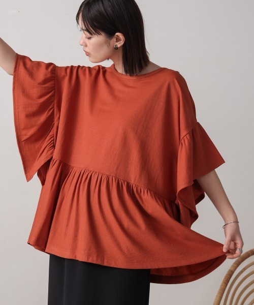 Bou Jeloud(ブージュルード)の「カノコワイドギャザープルオーバー(Tシャツ/カットソー・レディース・グレイッシュベージュ/キャメル/ブラック/イエロー・FREE)」の4枚目の写真