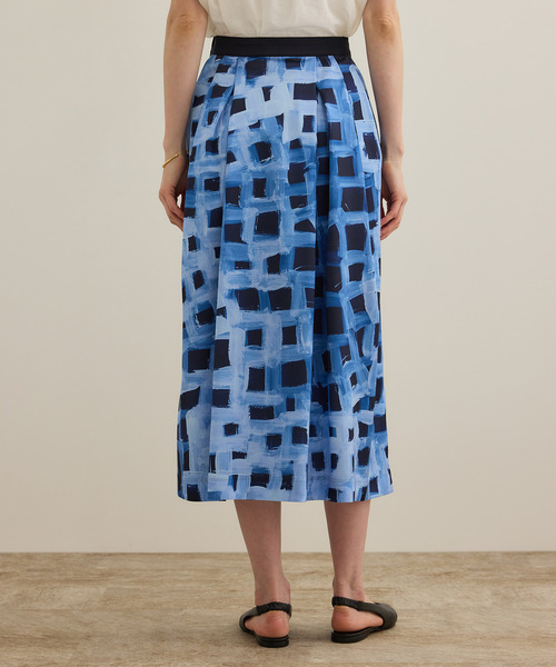 ROPE'(ロペ)の「スクエア ジオメトリックプリントスカート/イージーケア(スカート・レディース・ダークブラウン/ブルー・38/36)」の17枚目の写真