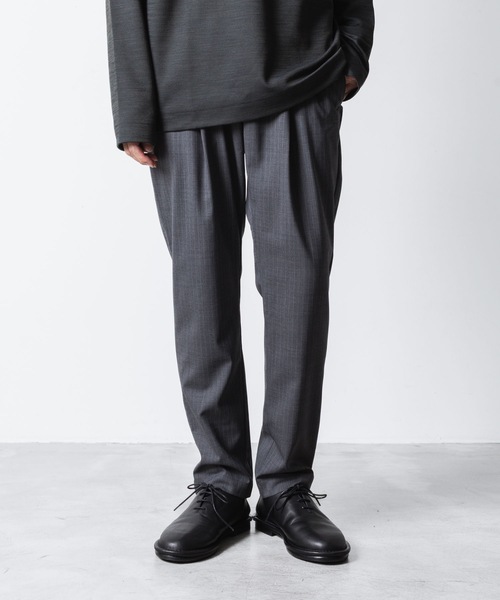 ATTACHMENT(アタッチメント)の「T/W/SI ストレッチギャバジン レギュラーフィット イージートラウザーズ / T/W/SI STRETCH GABARDINE REGULAR FIT EASY TROUSERS(スラックス・メンズ・グレー系/ブラック/ブラック系/ダークネイビー・1/2/3/4)」の3枚目の写真