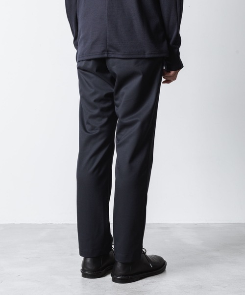 ATTACHMENT(アタッチメント)の「T/W/SI ストレッチギャバジン レギュラーフィット イージートラウザーズ / T/W/SI STRETCH GABARDINE REGULAR FIT EASY TROUSERS(スラックス・メンズ・グレー系/ブラック/ブラック系/ダークネイビー・1/2/3/4)」の20枚目の写真