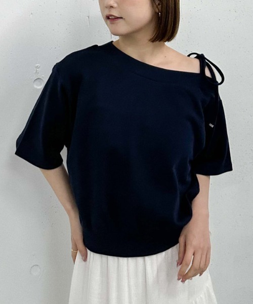 archives(アルシーヴ)の「肩リボンワンショルスウェット(Tシャツ/カットソー・レディース・オフホワイト/グレー/ピンク/ネイビー・MEDIUM)」の3枚目の写真