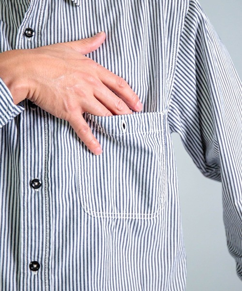 OMNIGOD（オムニゴッド）の「[OMNIGOD mens / オムニゴッド] ストライプセルヴィッジブロード ワークシャツⅢ（シャツ/ブラウス・メンズ・ブルー系その他・2/3/4）」の8枚目の写真