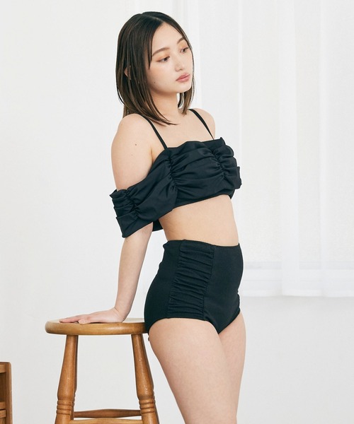 CELEN（セレン）の「【swimwear/体型カバー】ボリュームフレアビキニ オフショルダートップス・パンツ 2点セット（水着・レディース・ホワイト×ブラック/ブルーグレー/ブラック×ブラック・FREE）」の18枚目の写真