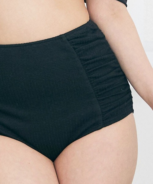 CELEN（セレン）の「【swimwear/体型カバー】ボリュームフレアビキニ オフショルダートップス・パンツ 2点セット（水着・レディース・ホワイト×ブラック/ブルーグレー/ブラック×ブラック・FREE）」の22枚目の写真