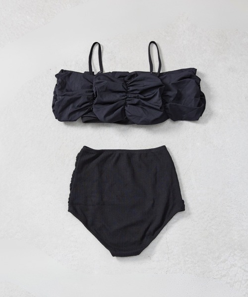 CELEN(セレン)の「【swimwear/体型カバー】ボリュームフレアビキニ オフショルダートップス・パンツ 2点セット(水着・レディース・ホワイト×ブラック/ブルーグレー/ブラック×ブラック・FREE)」の7枚目の写真