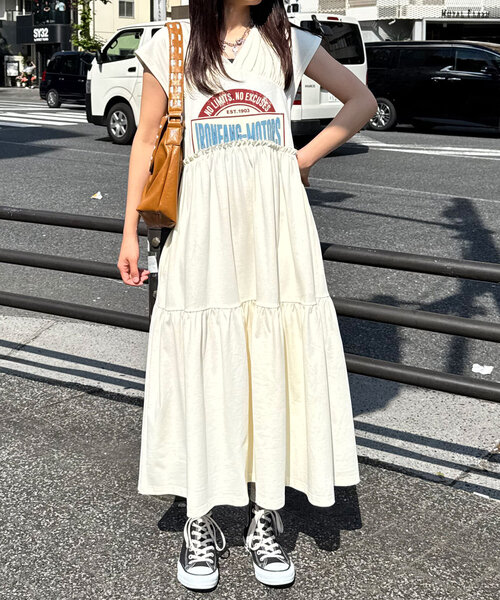カットロゴギャザーロングワンピース（ワンピース）｜CIAOPANIC