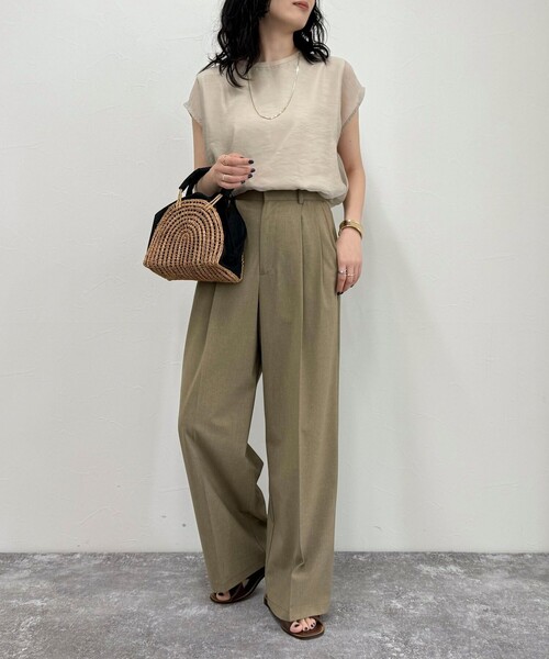 fredy emue（フレディエミュ）の「【吸水速乾/接触冷感/ウォッシャブル/防シワ加工】接触冷感タックスラックスパンツ（スラックス・レディース・グレー/ブラック/キャメル・36/38）」の11枚目の写真