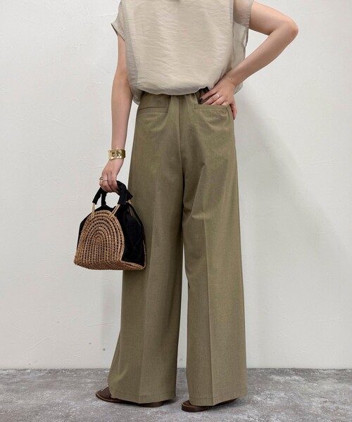 fredy emue（フレディエミュ）の「【吸水速乾/接触冷感/ウォッシャブル/防シワ加工】接触冷感タックスラックスパンツ（スラックス・レディース・グレー/ブラック/キャメル・36/38）」の18枚目の写真