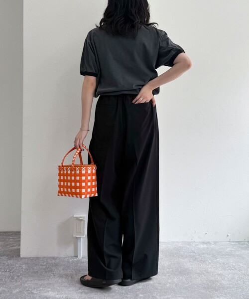 fredy emue（フレディエミュ）の「【吸水速乾/接触冷感/ウォッシャブル/防シワ加工】接触冷感タックスラックスパンツ（スラックス・レディース・グレー/ブラック/キャメル・36/38）」の22枚目の写真