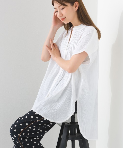 OMNES（オムネス）の「ダブルガーゼピンタックフレンチスリーブシャツ（シャツ/ブラウス・レディース・ネイビー系/ホワイト/ブラック/ライム・FREE）」の2枚目の写真