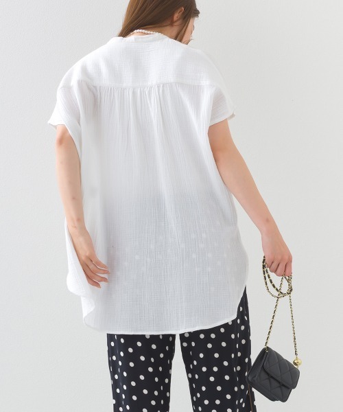 OMNES（オムネス）の「ダブルガーゼピンタックフレンチスリーブシャツ（シャツ/ブラウス・レディース・ネイビー系/ホワイト/ブラック/ライム・FREE）」の7枚目の写真