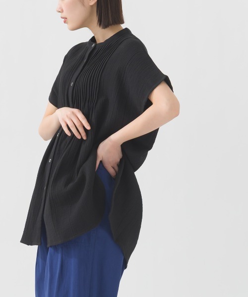 OMNES（オムネス）の「ダブルガーゼピンタックフレンチスリーブシャツ（シャツ/ブラウス・レディース・ネイビー系/ホワイト/ブラック/ライム・FREE）」の12枚目の写真