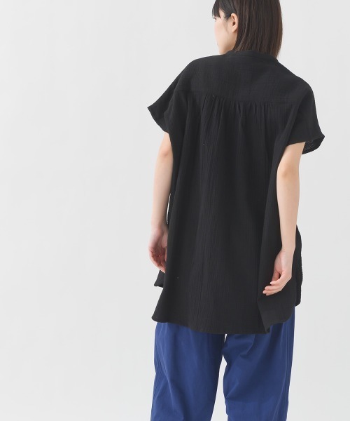 OMNES（オムネス）の「ダブルガーゼピンタックフレンチスリーブシャツ（シャツ/ブラウス・レディース・ネイビー系/ホワイト/ブラック/ライム・FREE）」の13枚目の写真